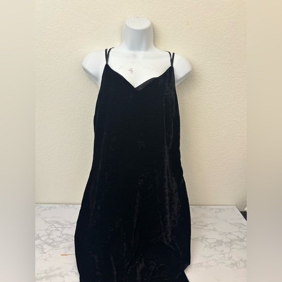 Splendid Dresses & Skirts - Splendid Dress Womens Black Sz M Spaghetti Strap Strappy Velour Velvet​